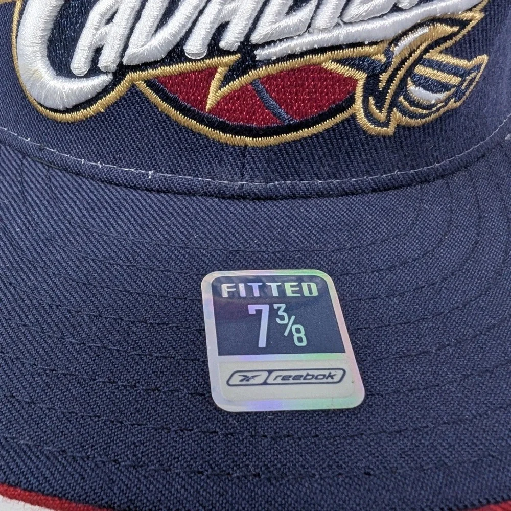 Reebok Cleveland Cavaliers NBA Fitted Hat 7 3/8 NWT Navy Red Wool Flat Brim